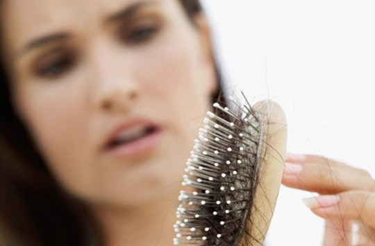Kadınlarda Saç Dökülmesinin Nedenleri